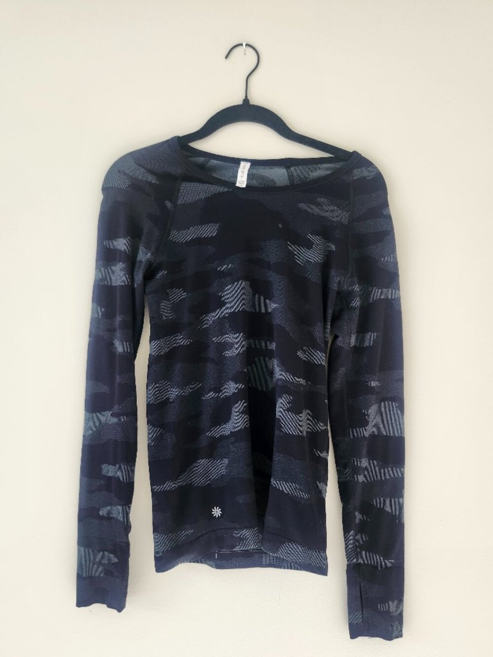 Women's Athleta Momentum Flex Top / Black & Grey Camo Print / XS